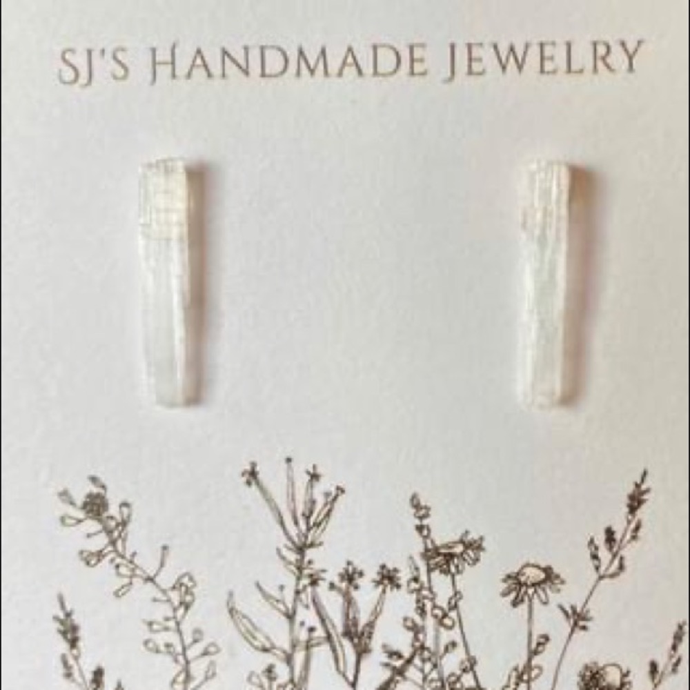 NWT Selenite Blade Crystal Stud Earrings - Picture 5 of 9